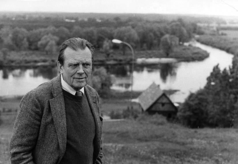 Kto jest autorem „Pieska przydrożnego”? Czesław Miłosz, Nike i sylwa