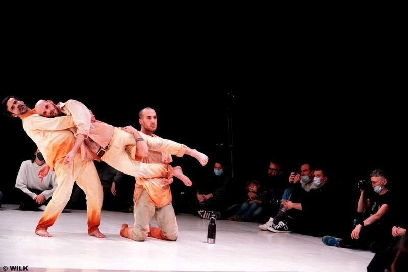 Performance w sztuce współczesnej – czym jest i jak go interpretować?